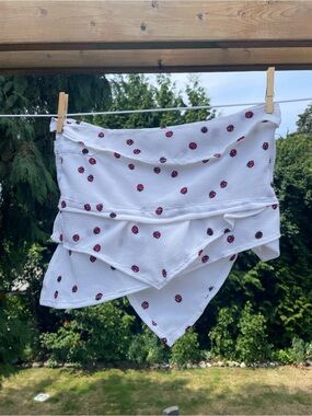 Ladybug asymmetrical mini skirt